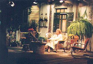 porch.jpg (21150 bytes)